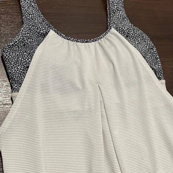 Lululemon Run Times Tank Top - Size 6 - Picture 7 of 15